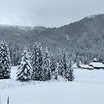 בית נופש Tanas Almhuette *