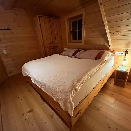 Farm stay Tanas Almhuette Flattnitz